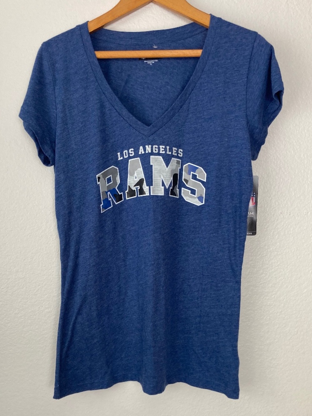 Rams NFL Football Womens XL V-neck T-shirt Camo Blue NWT